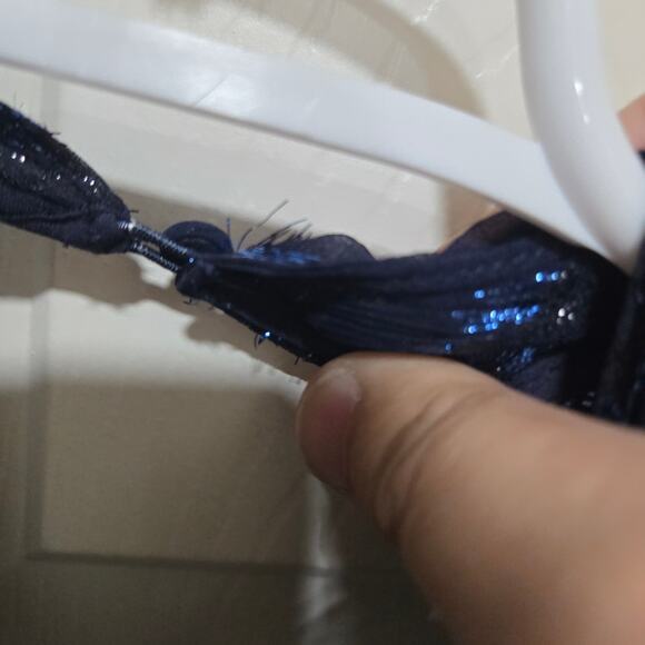 BCBGMAXAZRIA Sheila Metallic Silk Ruffle Sleeve Dress Size 0 - Picture 13 of 16